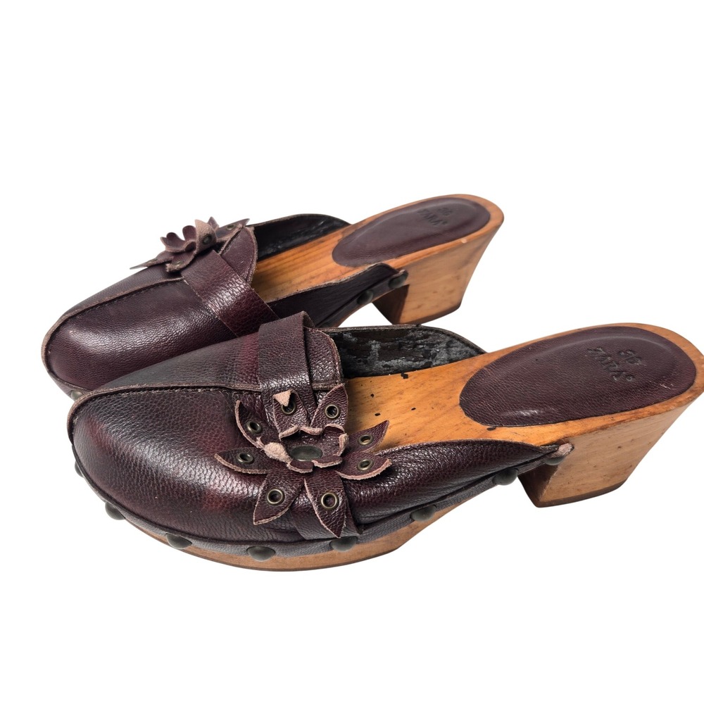 Vtg ZARA Sz 6 Women's Brown Leather Wood Clogs Flower Detail Heeled Slip On Shoe